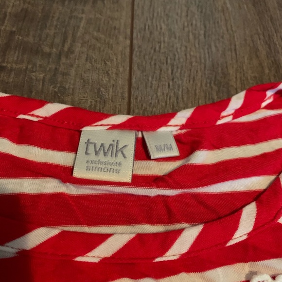 Red and white striped shirt with cute lace - Picture 3 of 6
